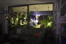 Osvětlení zahrady přináší pocit bezpečí uvnitř interiéru