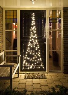 Slavnostní vánoční osvětlení domu a zahrady 