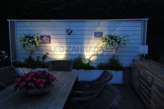 Osvětlení u terasy, osvětlení dřevěné stěny, zahradní reflektor Alder 